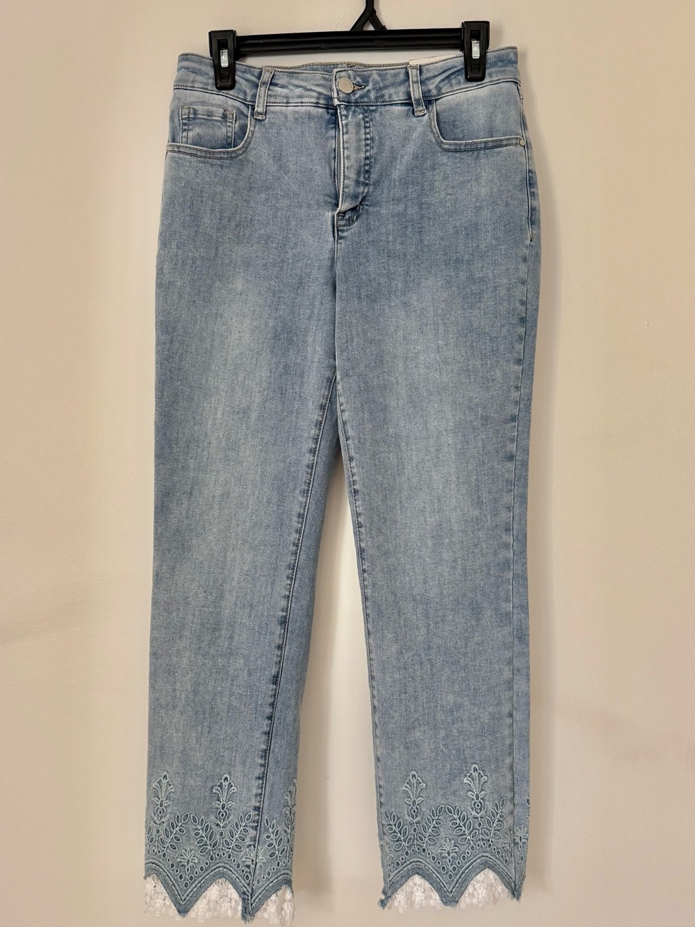 Laura Cropped Mid-Waist Jeans with Lace-Trim Ankles SZ.8